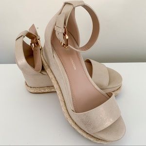 bcbg addie wedge